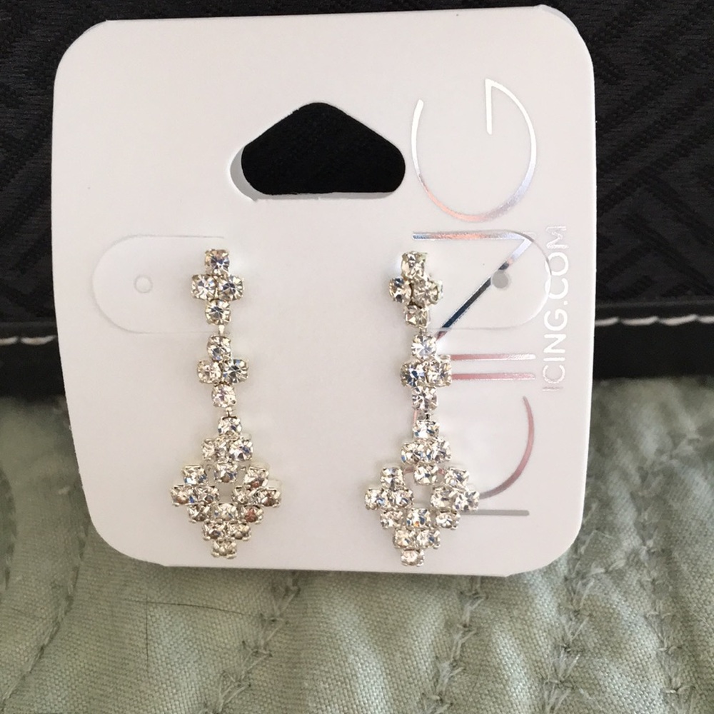 NWT Icing crystal earrings